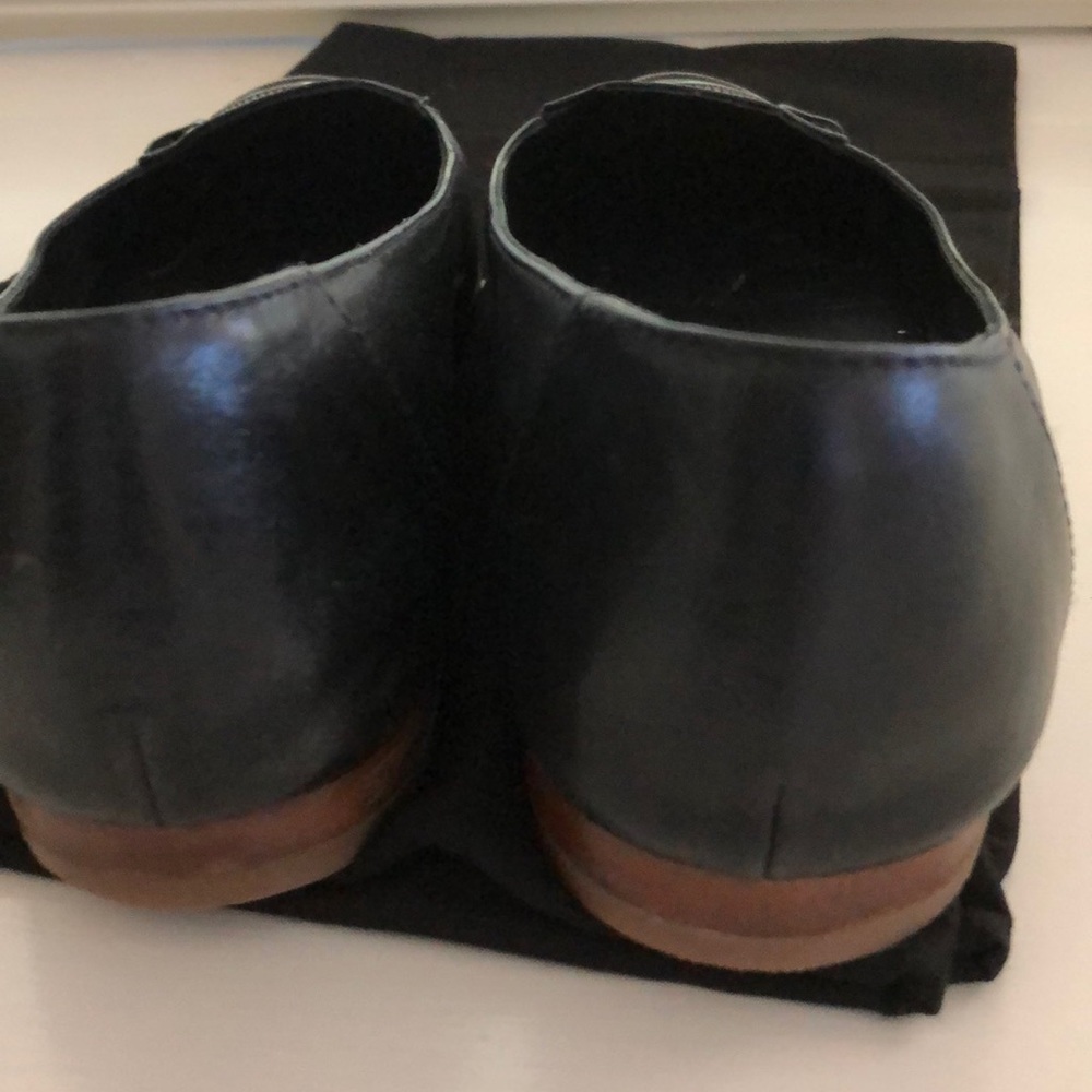 CHANEL classic ballerina flat w iconic metal logo - Picture 9 of 11